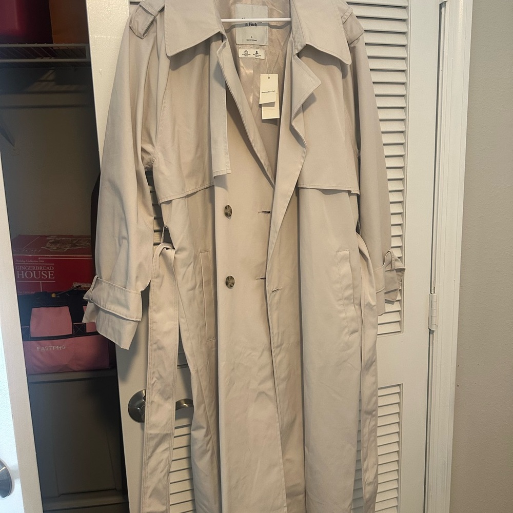 Abercrombie & Fitch Classic Tan Trench Coat